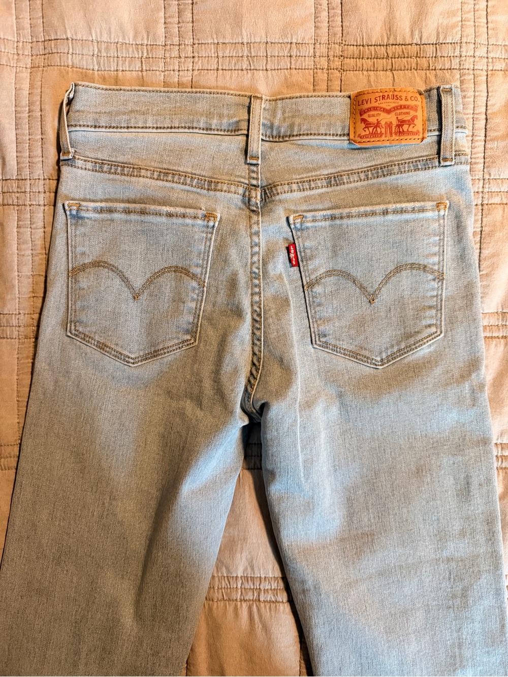 Levi's Women’s Light Blue Boot Cut Jeans - Picture 3 of 3
